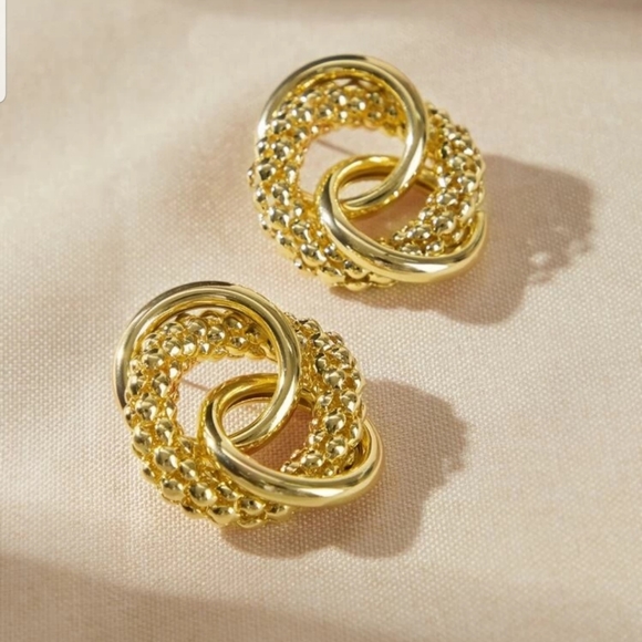 *Laura* Chunky Post Earrings - Picture 2 of 4